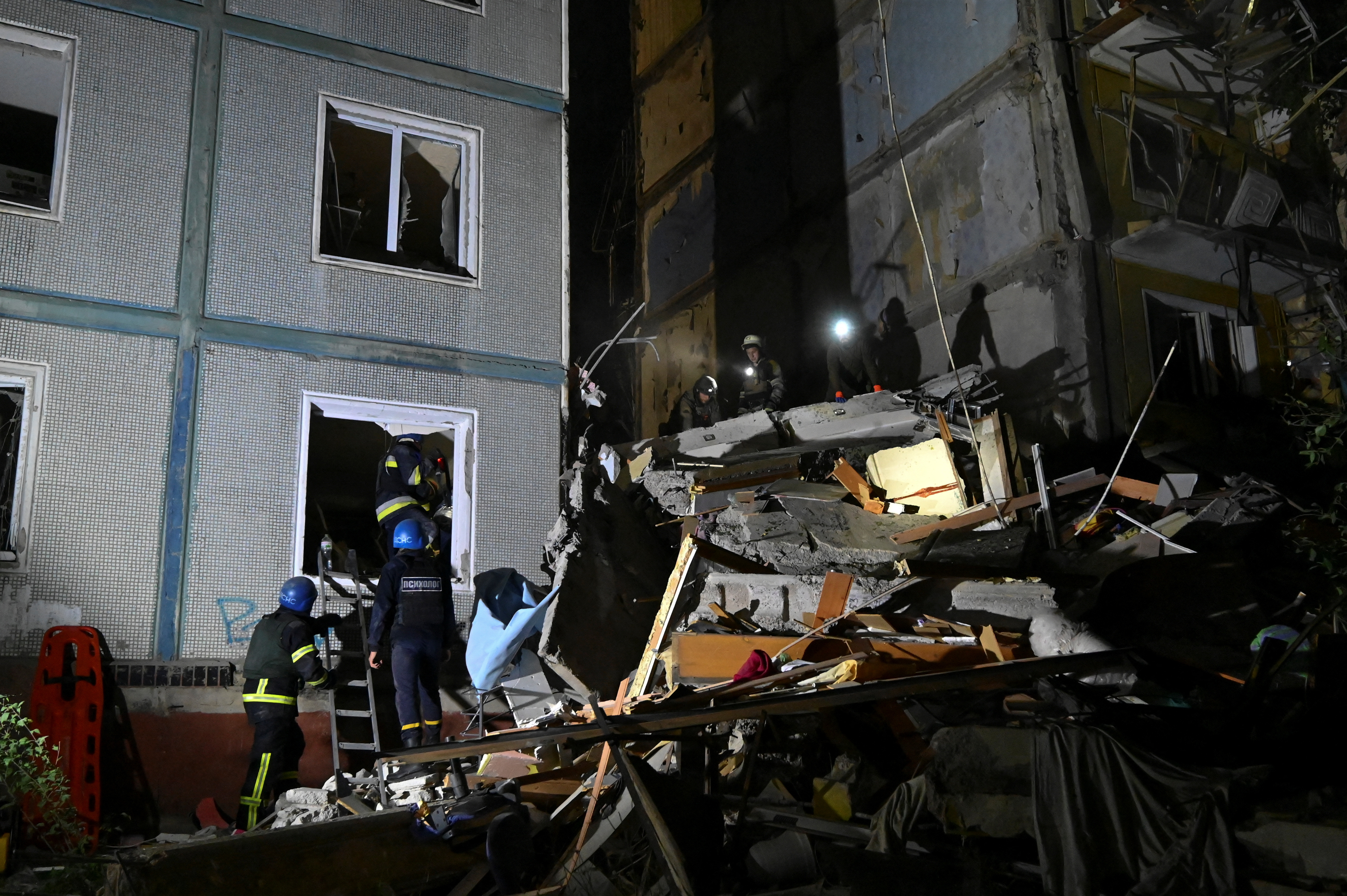 image Thirteen killed, dozens hurt in Zaporizhzhia city shelling (Update 2)
