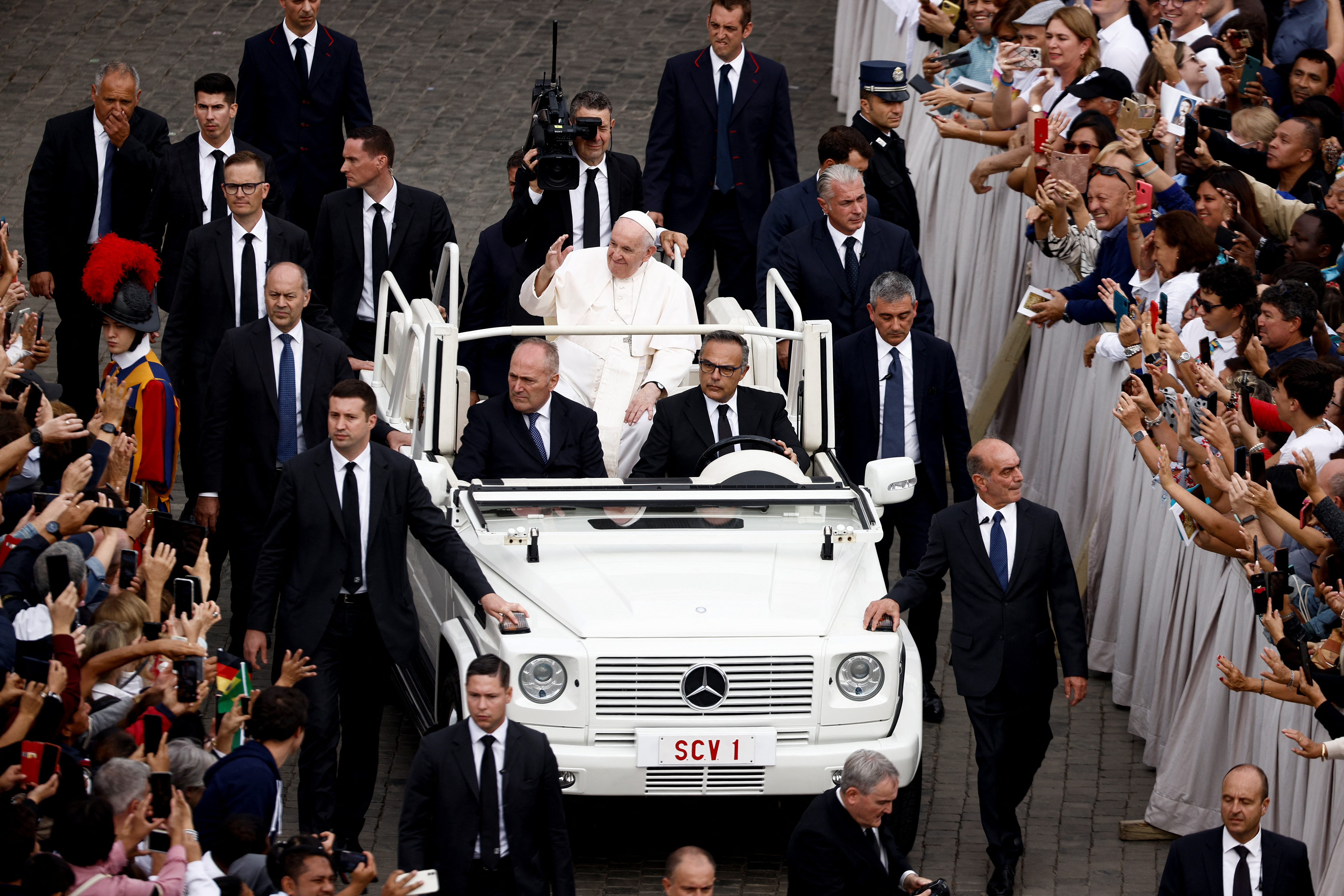 image Pope, calling migrants&#8217; exclusion &#8216;criminal&#8217;, on collision with Meloni