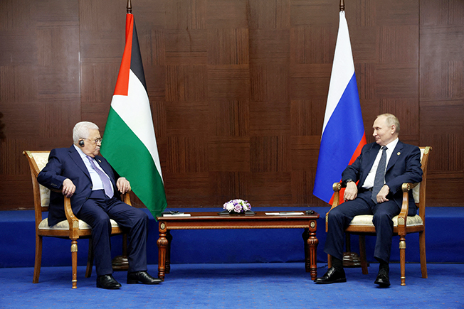 image Palestinian leader does not trust America but happy with Russia