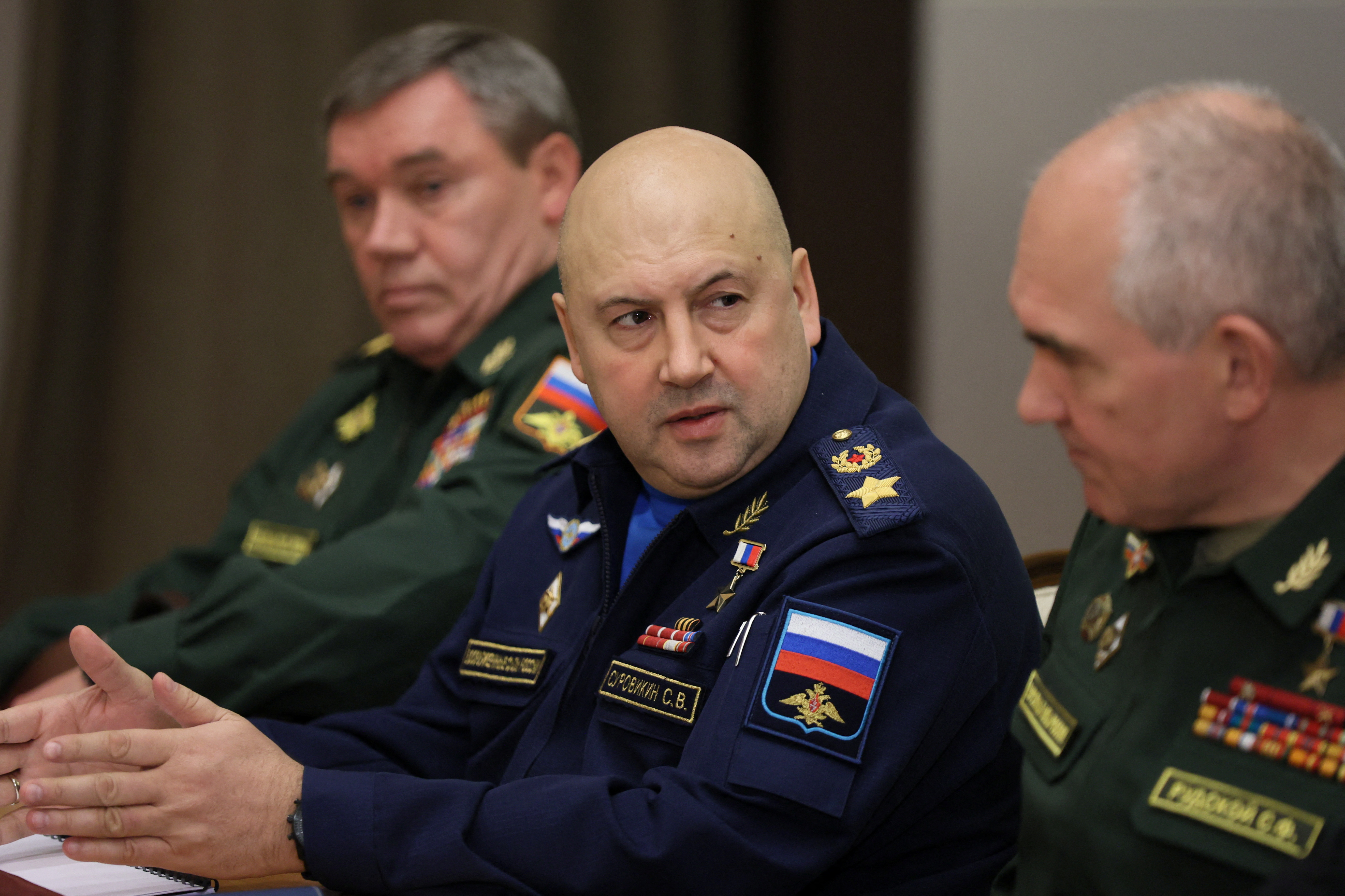 image Russian forces in Ukraine under pressure as Kherson towns to be evacuated