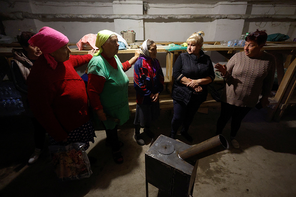 image Ukrainian forces push toward Kherson, Kyiv orders electricity curbs