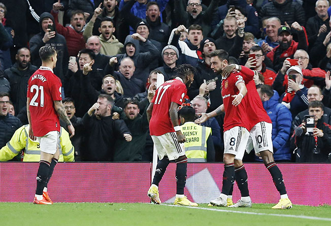 image Man United beat Spurs, wins for Liverpool and Newcastle