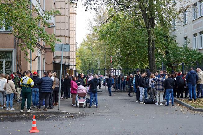 image Moscow mayor says draft complete, St Petersburg fires call-up chief