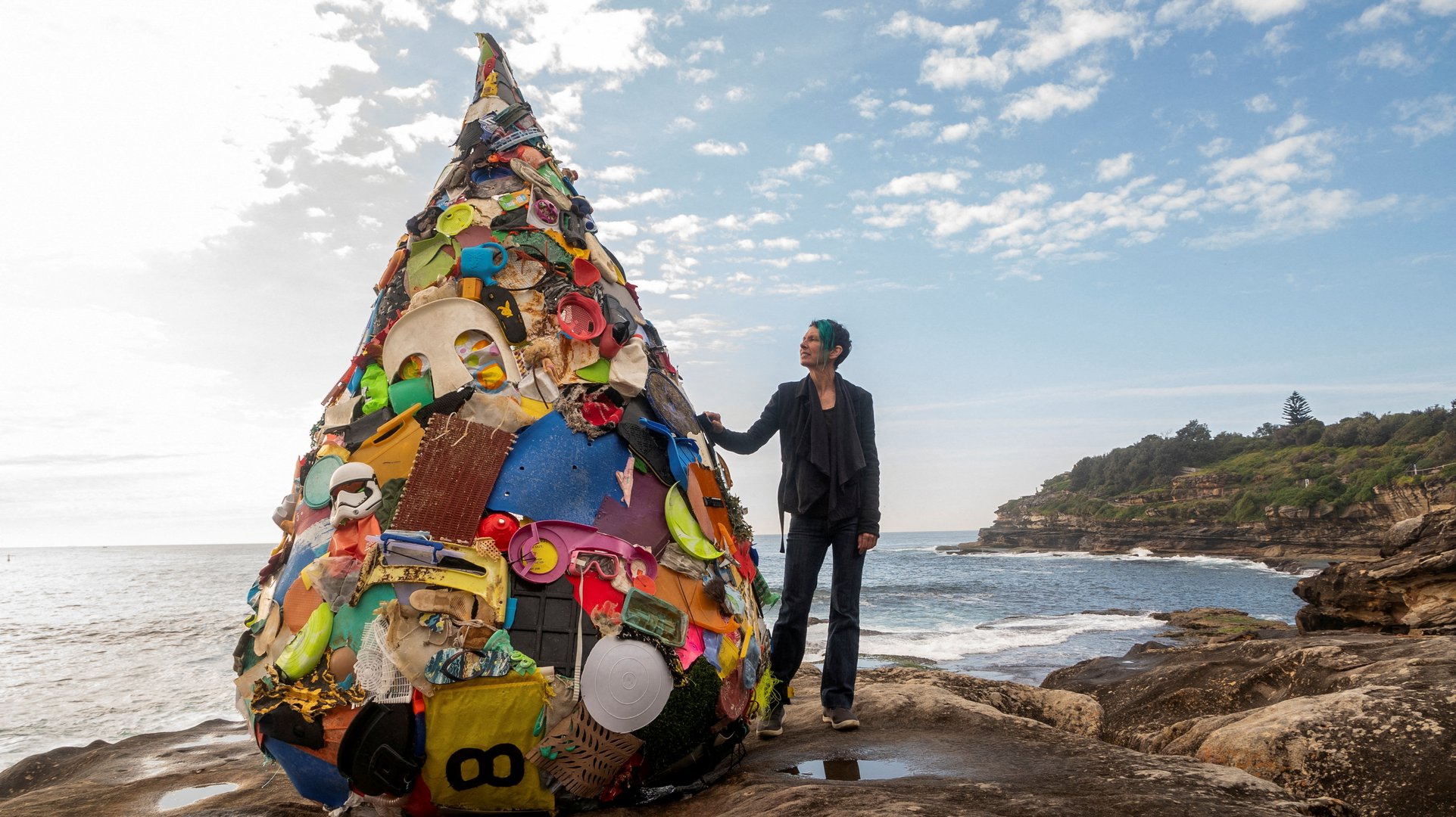 image &#8216;Trashion&#8217; designer displays latest art at Sydney beach exhibition
