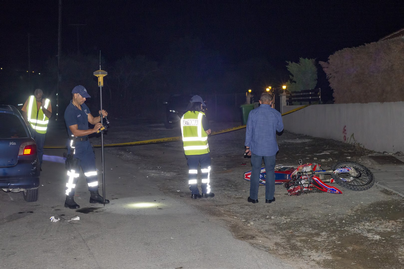 image 22 yr old on dirt bike dies in crash with a car
