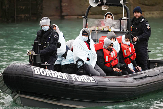 image UK to propose asylum ban on Channel migrants