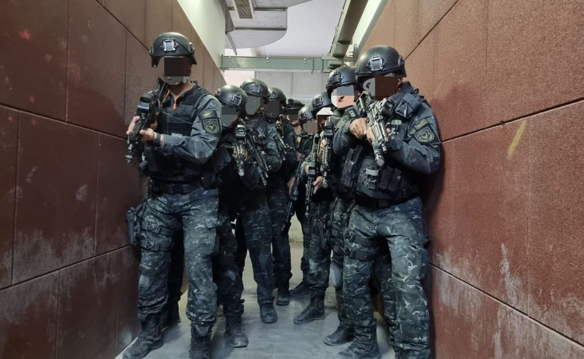 image Police and special forces attend training in Jordan