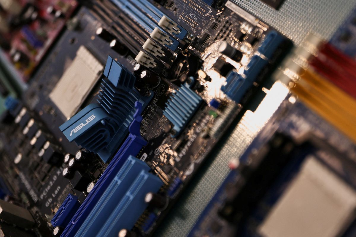 image Taiwan signals its chip firms will follow new US rules on China