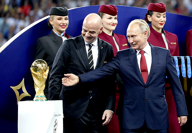 image Putin wishes Qatar success in hosting World Cup