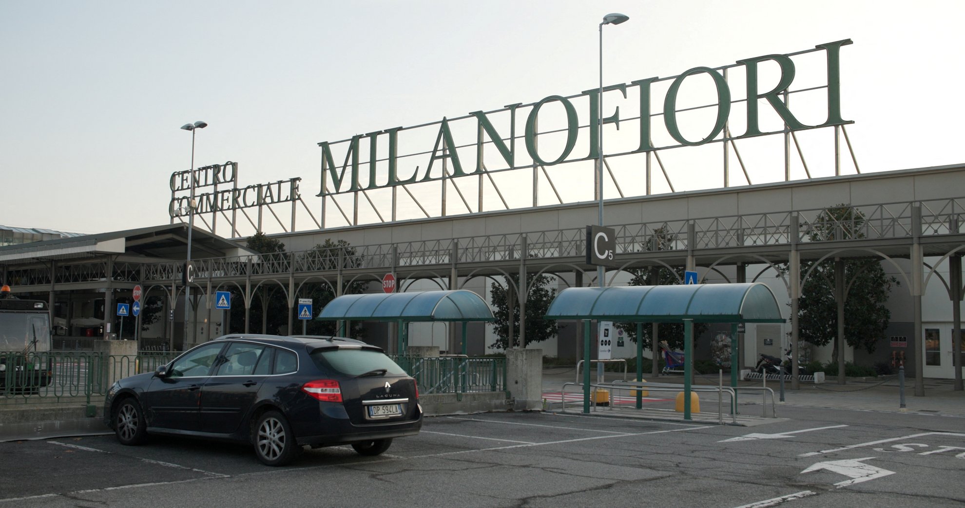 image Monza player Mari stabbed in supermarket attack