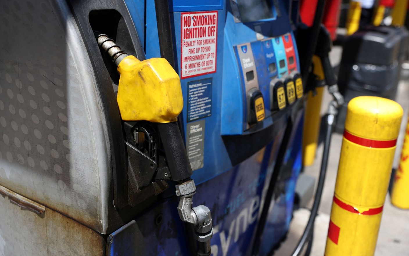 cover Fuel prices to go through the roof, petrol station owners say