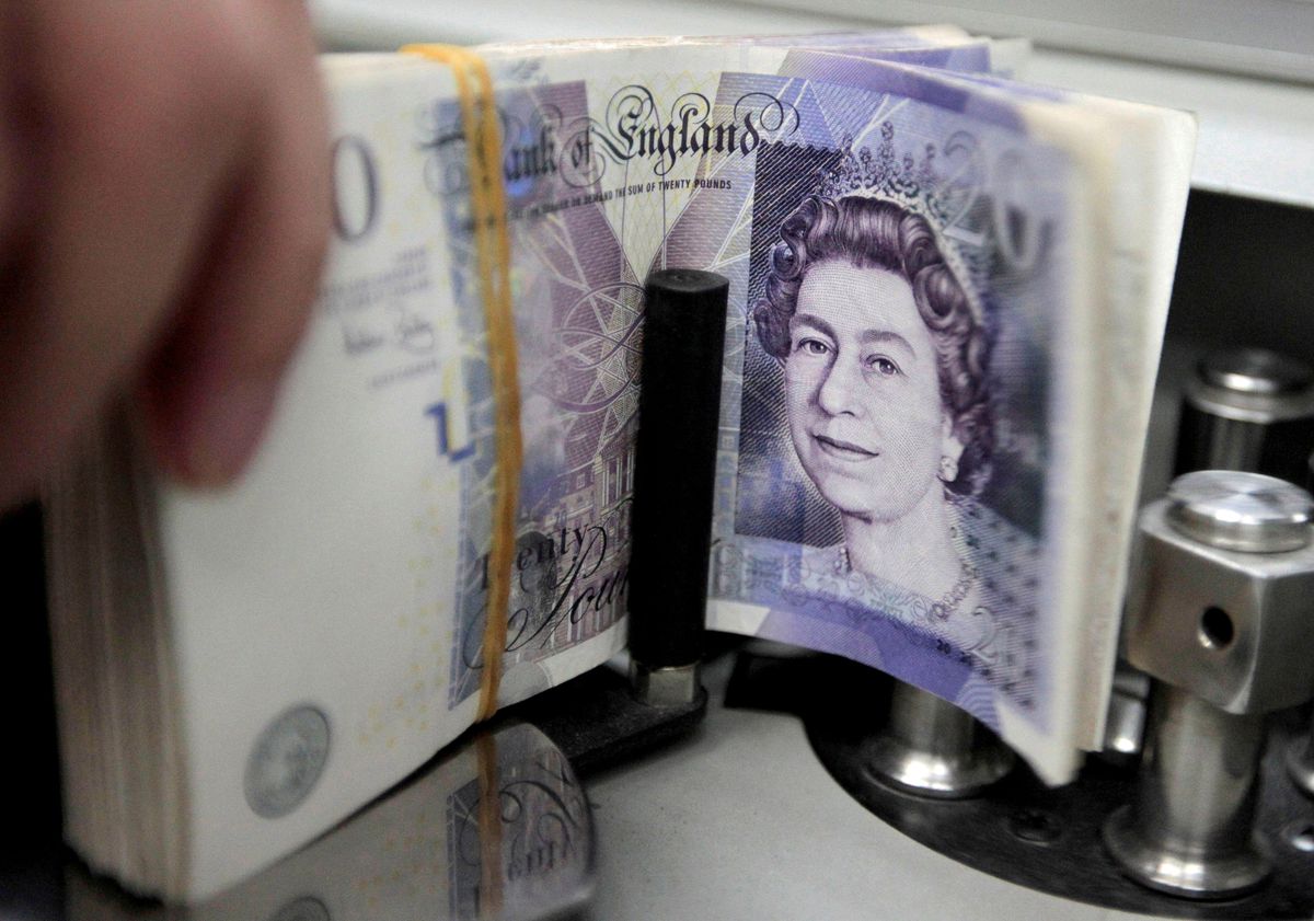 image UK bond market chaos sends investors fleeing