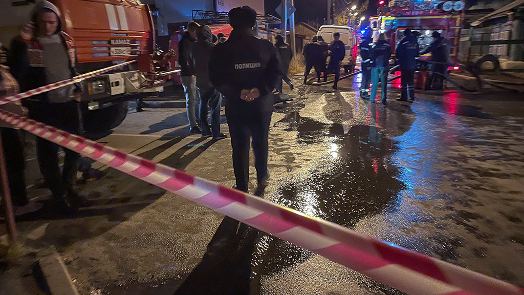 image Russian military plane crashes into residential building in Siberia, 2 pilots killed – officials