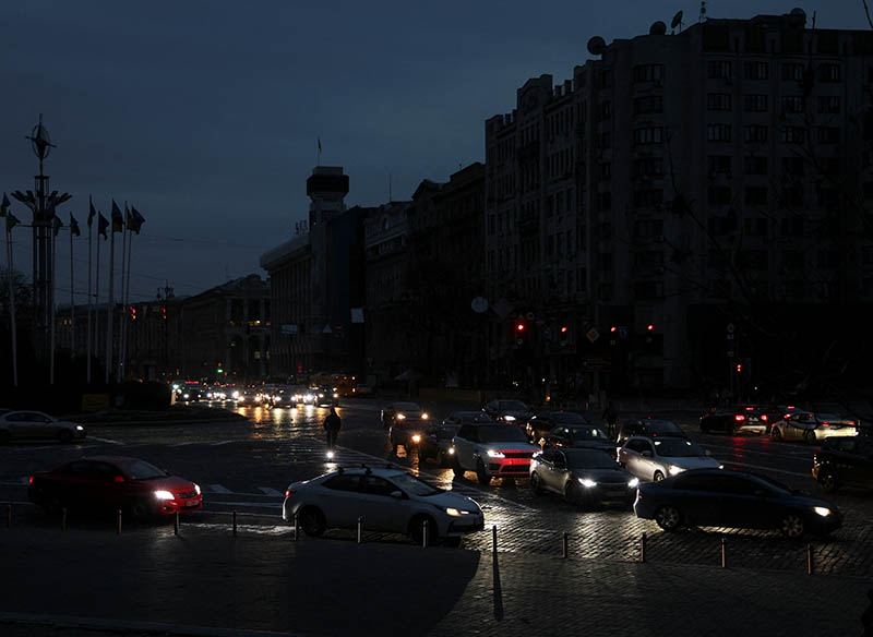 image Ukraine warns of more attacks on infrastructure, as mayor urges Kyiv to prepare for the worst