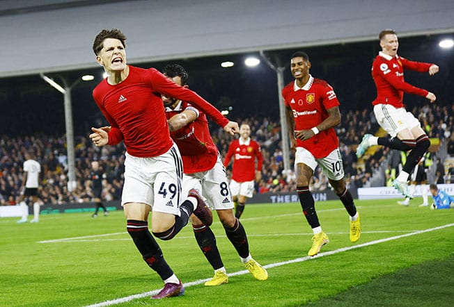 image Ten Hag says Garnacho must push for Man Utd starting role