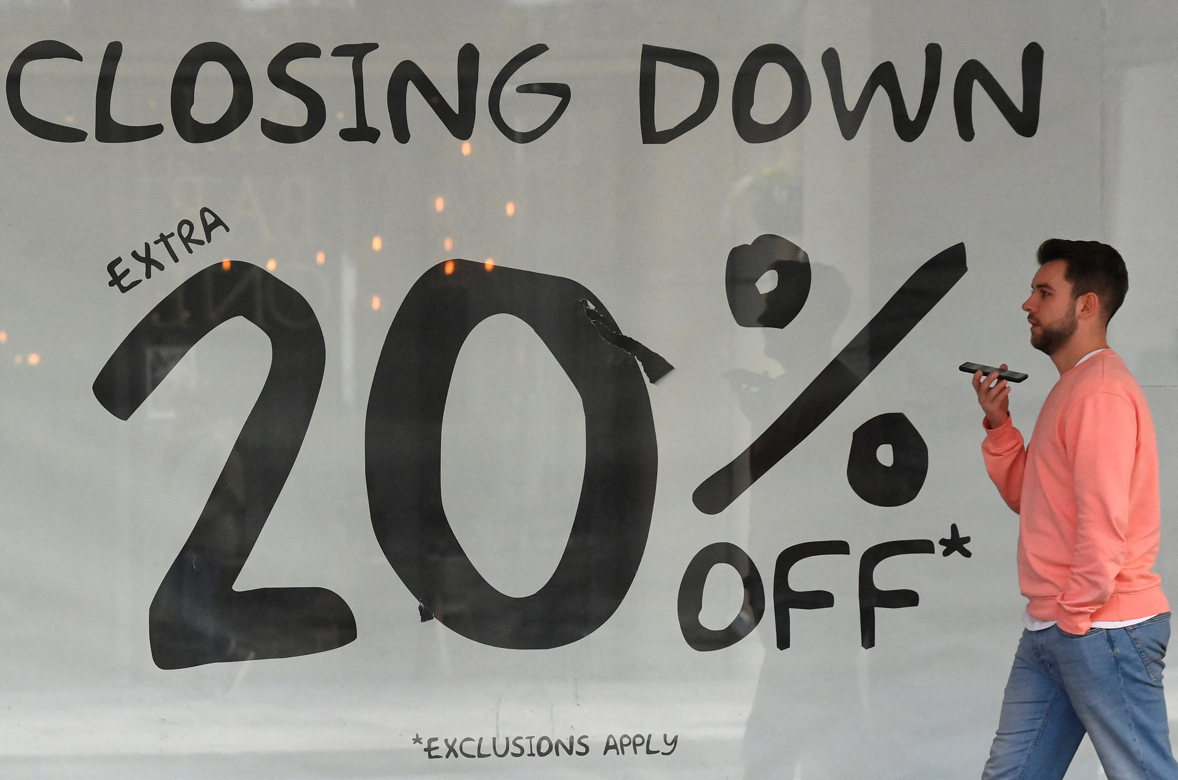 image UK retail sales recover only partially as outlook darkens