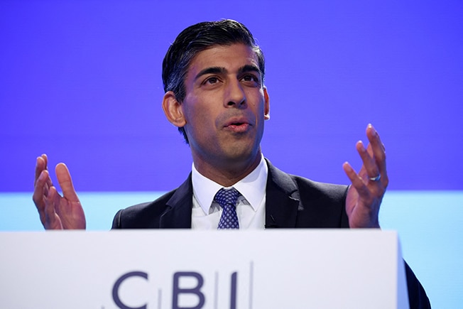 image Sunak says Britain will not pursue trade ties that rely on EU alignment