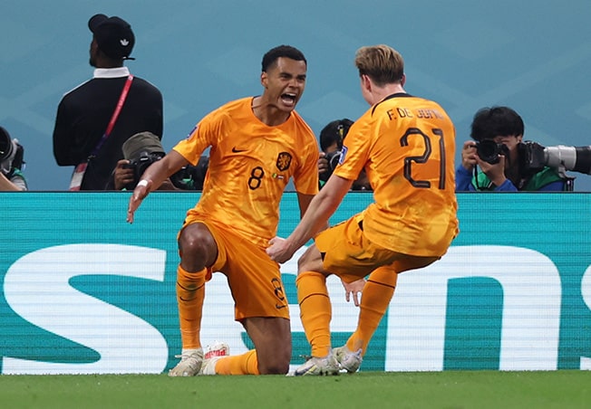 image Dutch strike late to grab 2-0 win over Senegal