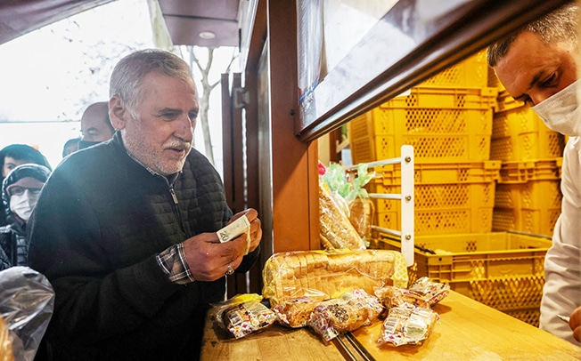 image Turkey arrests bakers&#8217; union head for calling bread-eating societies &#8216;stupid&#8217;