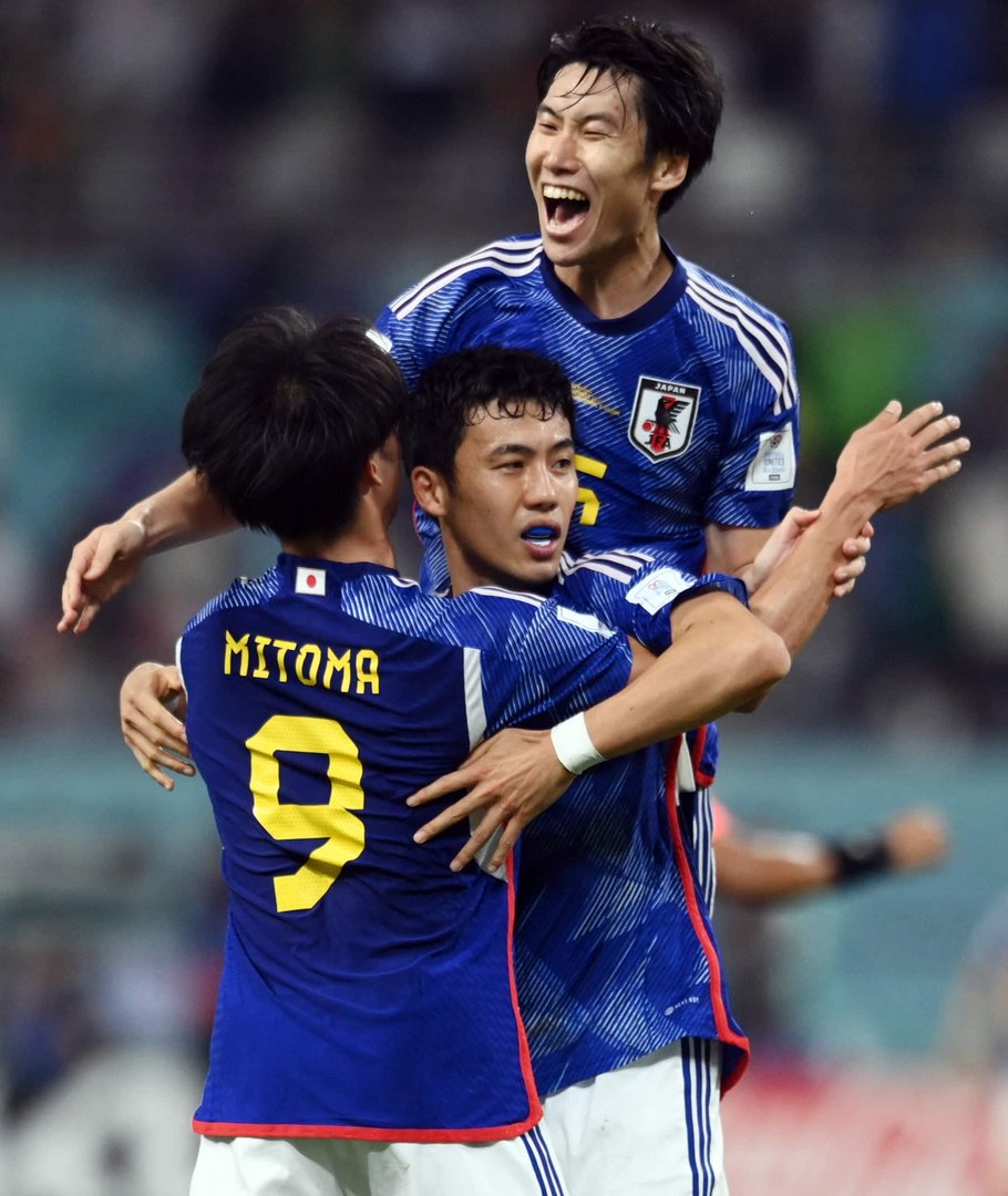 image Japan stun Germany with late strikes at World Cup