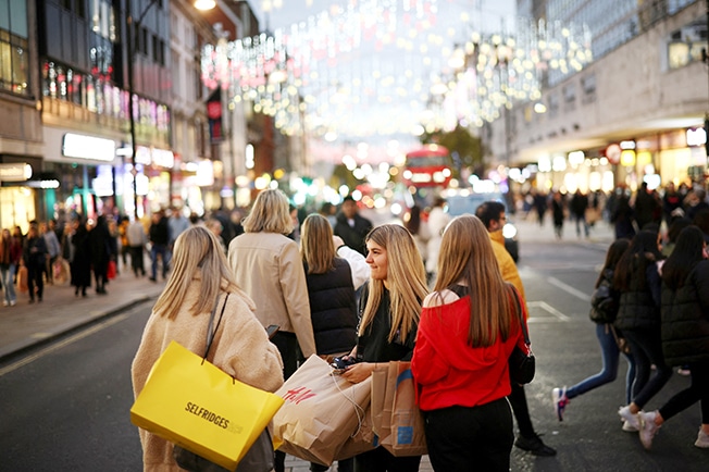 image UK consumer confidence falters after Christmas splurge