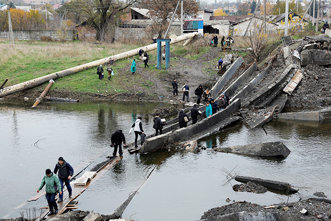 image Russia announces wider evacuation of occupied southern Ukraine (wrapup)