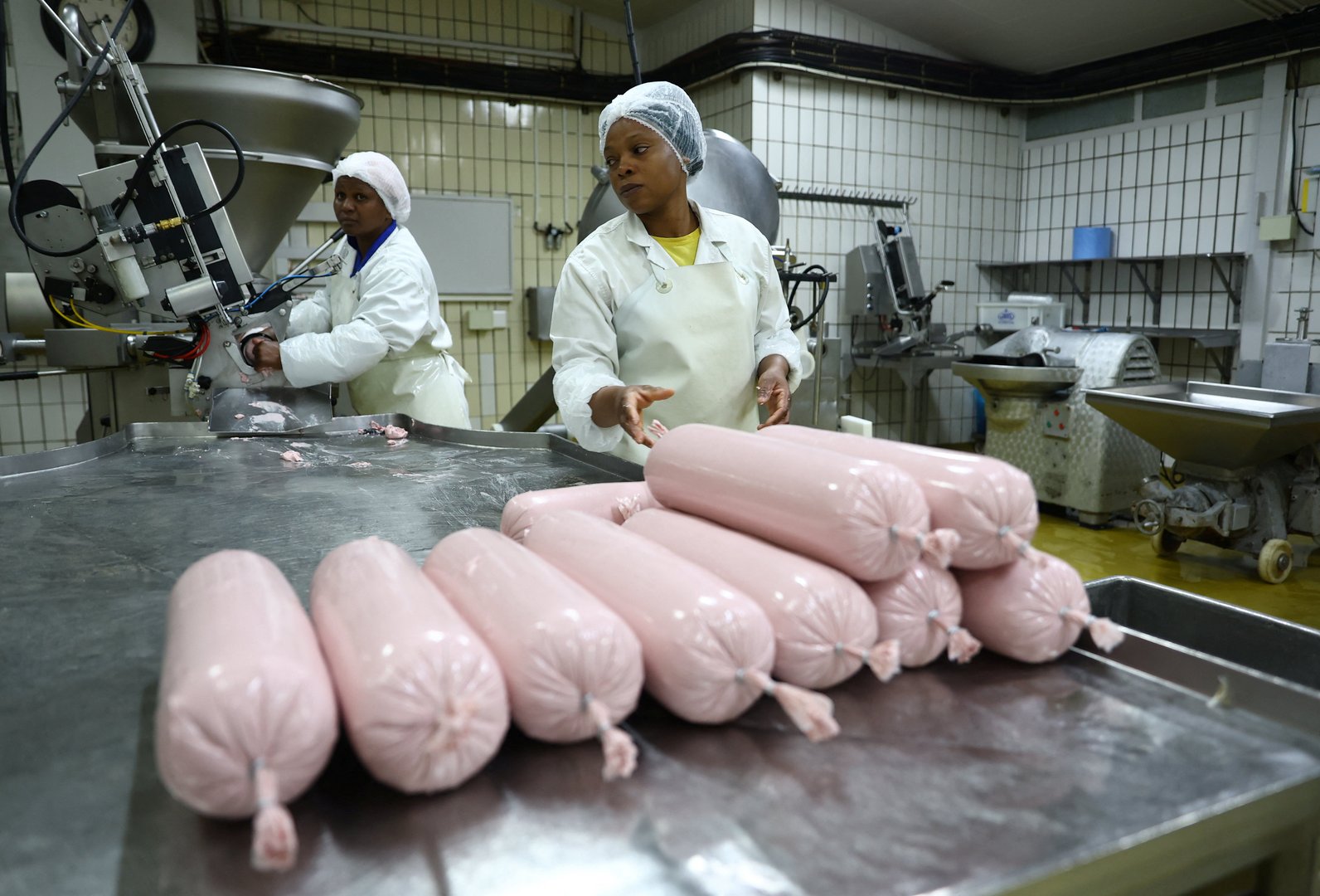 image In meat-loving South Africa, climate concerns whet appetite for veggie burgers