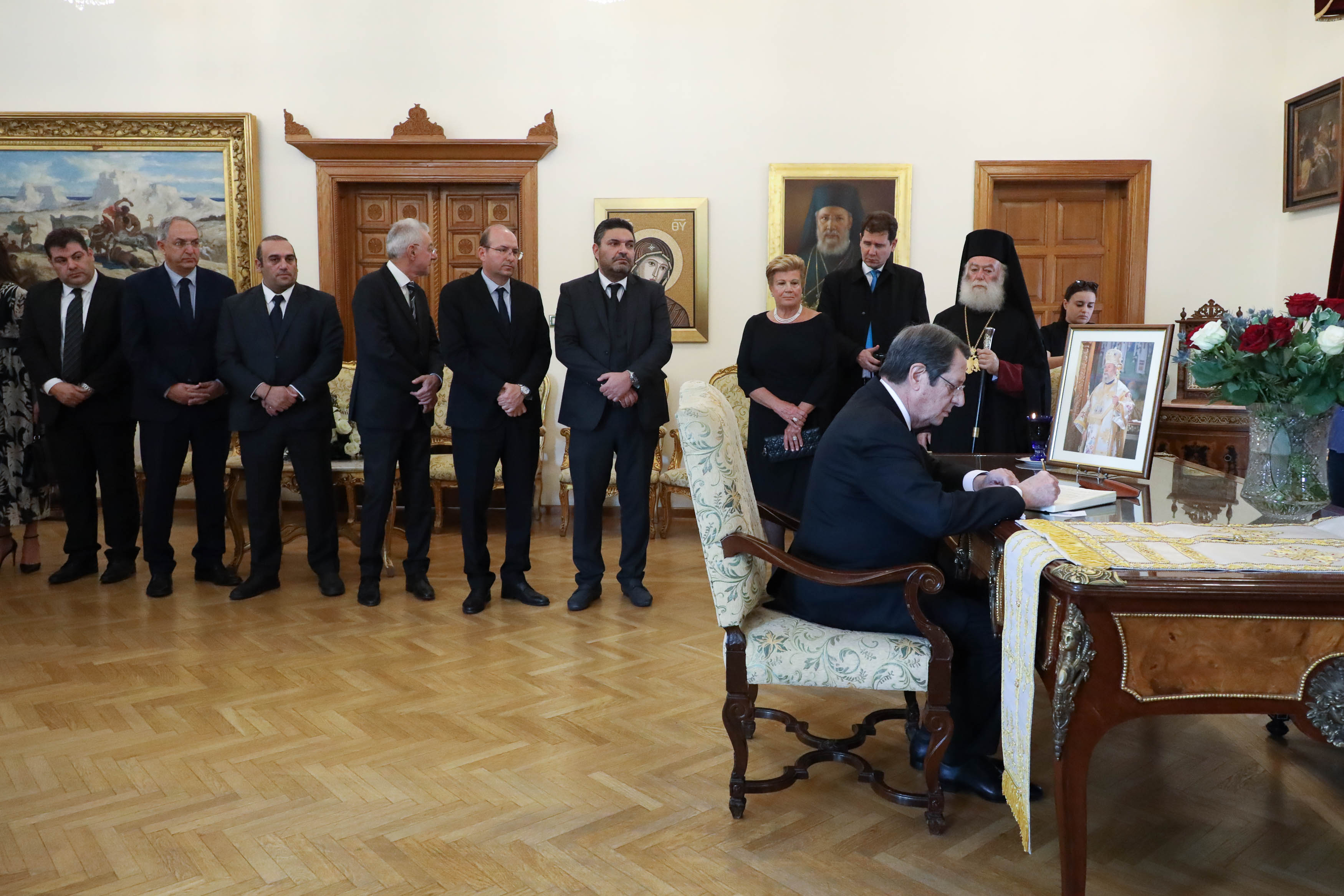 ΠτΔ – Βιβλίο συλλυπητηρίων για Αρχ