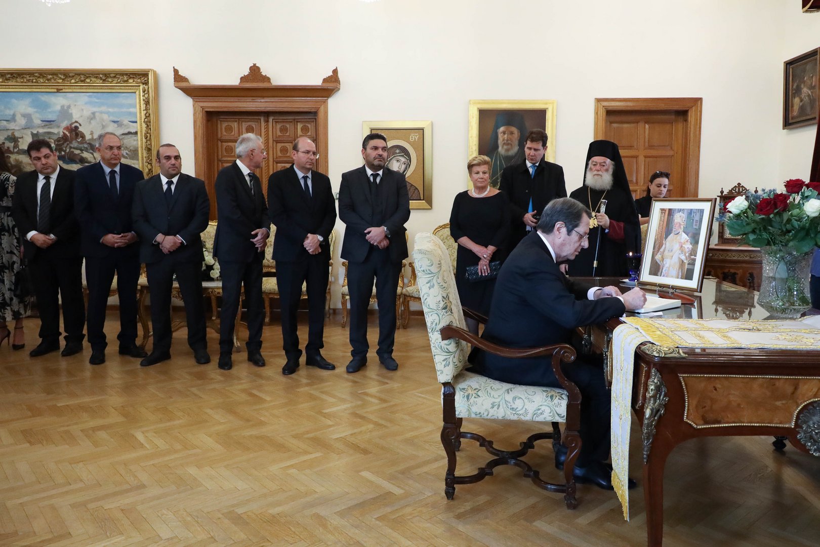 ΠτΔ – Βιβλίο συλλυπητηρίων για Αρχ