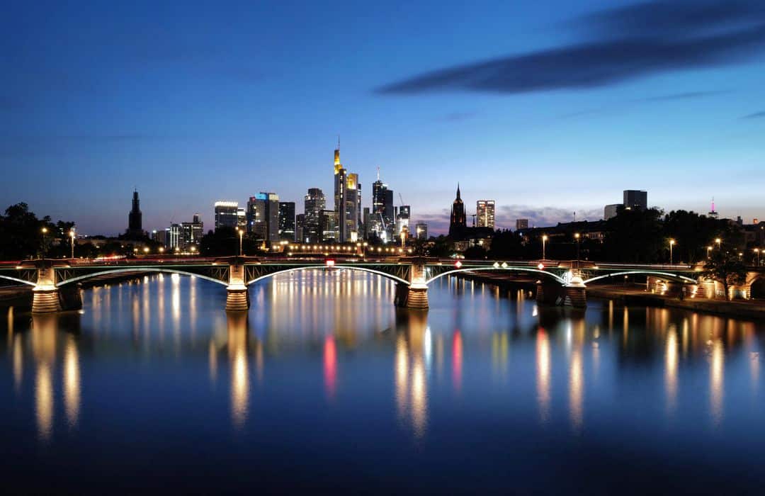 image Eurozone slips into recession after German revision