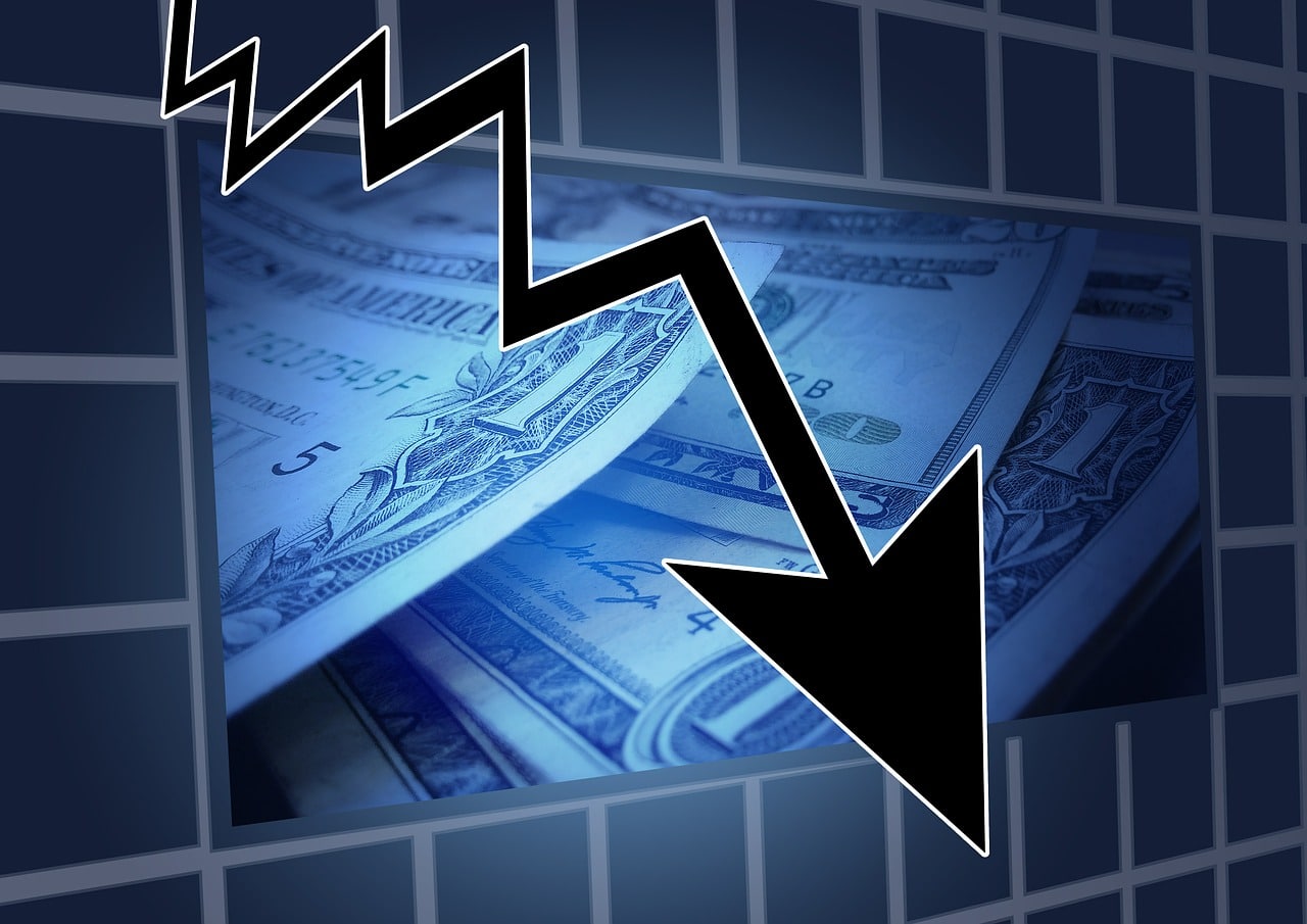 image Dollar gains fizzle out as traders reassess risks from Poland