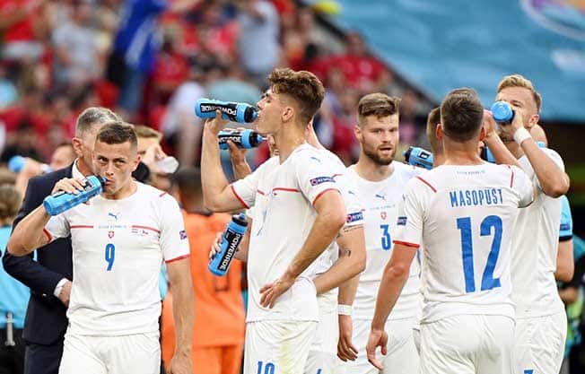 image Players risk suffering heat stroke in Qatar during World Cup