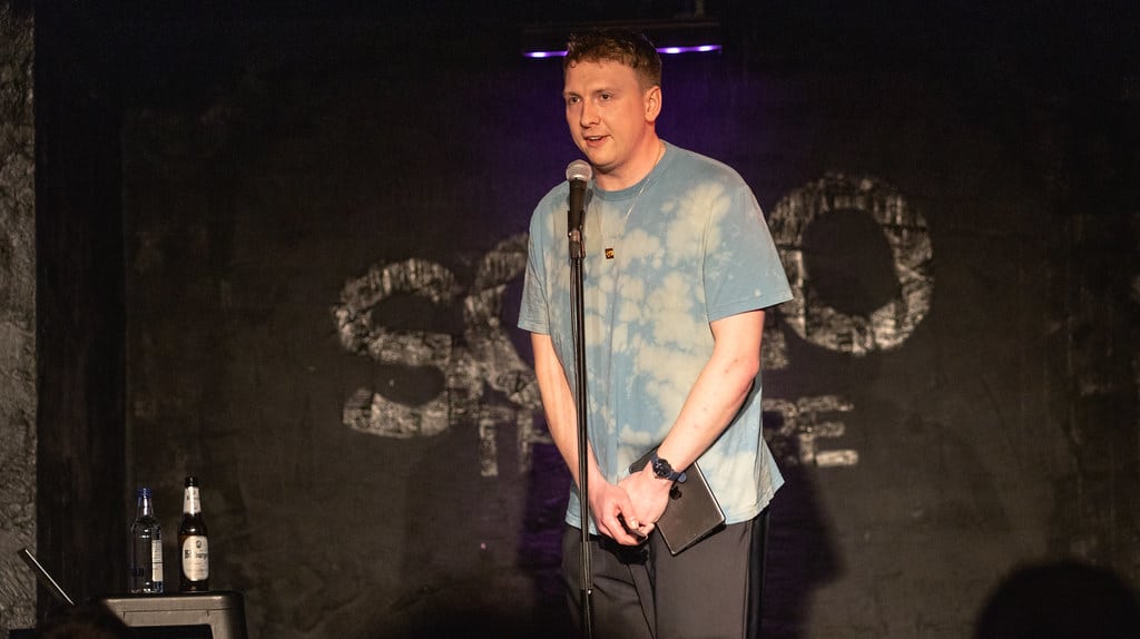 image UK comedian shreds 10,000 pounds over David Beckham Qatar World Cup deal