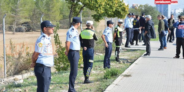 police outside islamic complex
