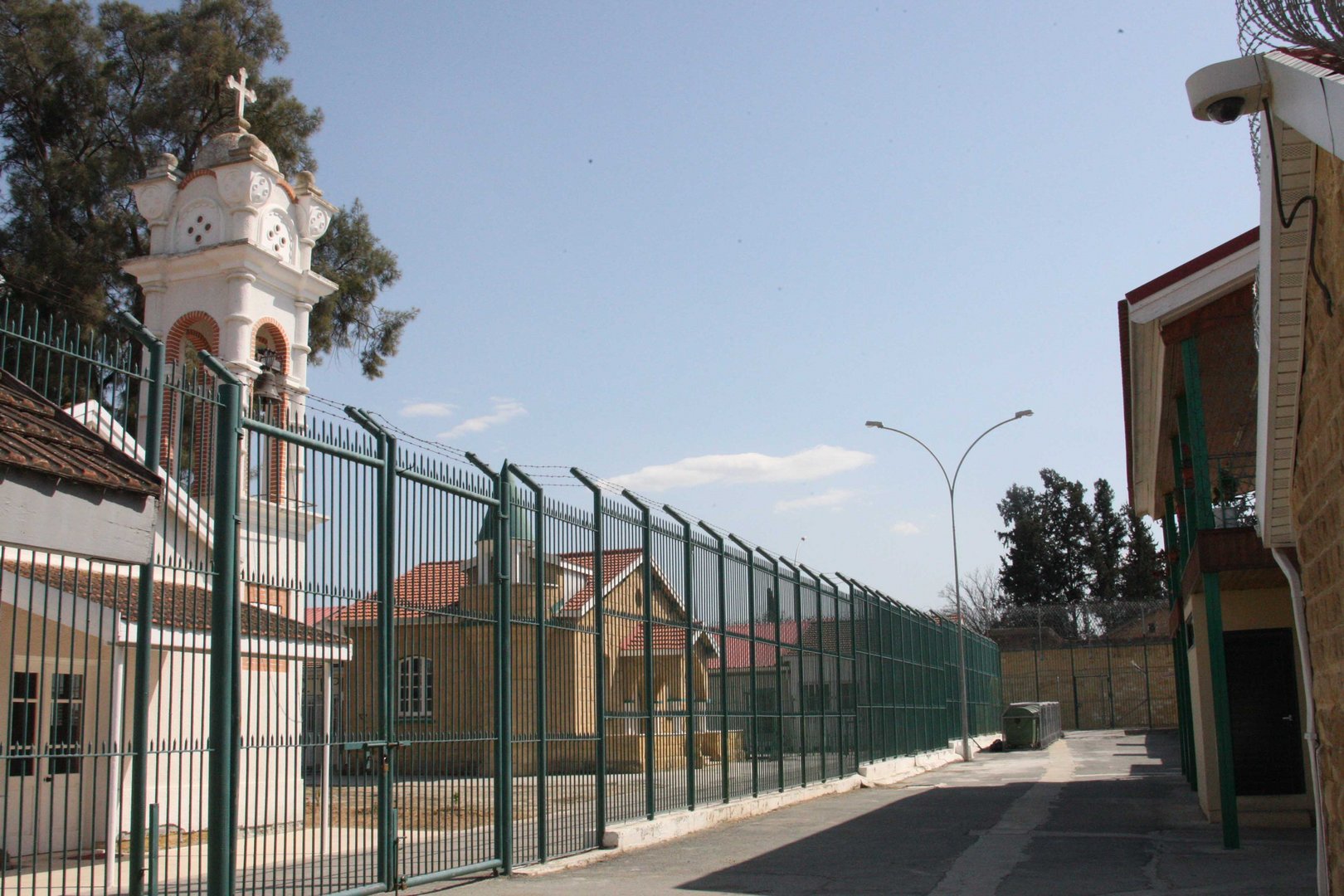 image Justice minister receives damning prisons report, will ‘act accordingly’