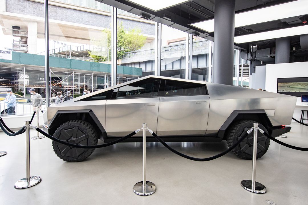 image Tesla expands discounts with price cuts in Europe, Singapore, Israel