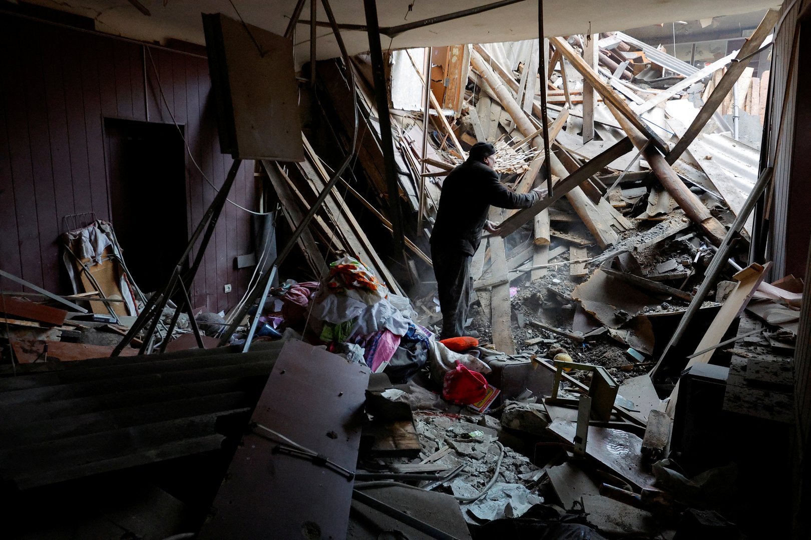 image One killed, four wounded by shelling of Russian region, governor says