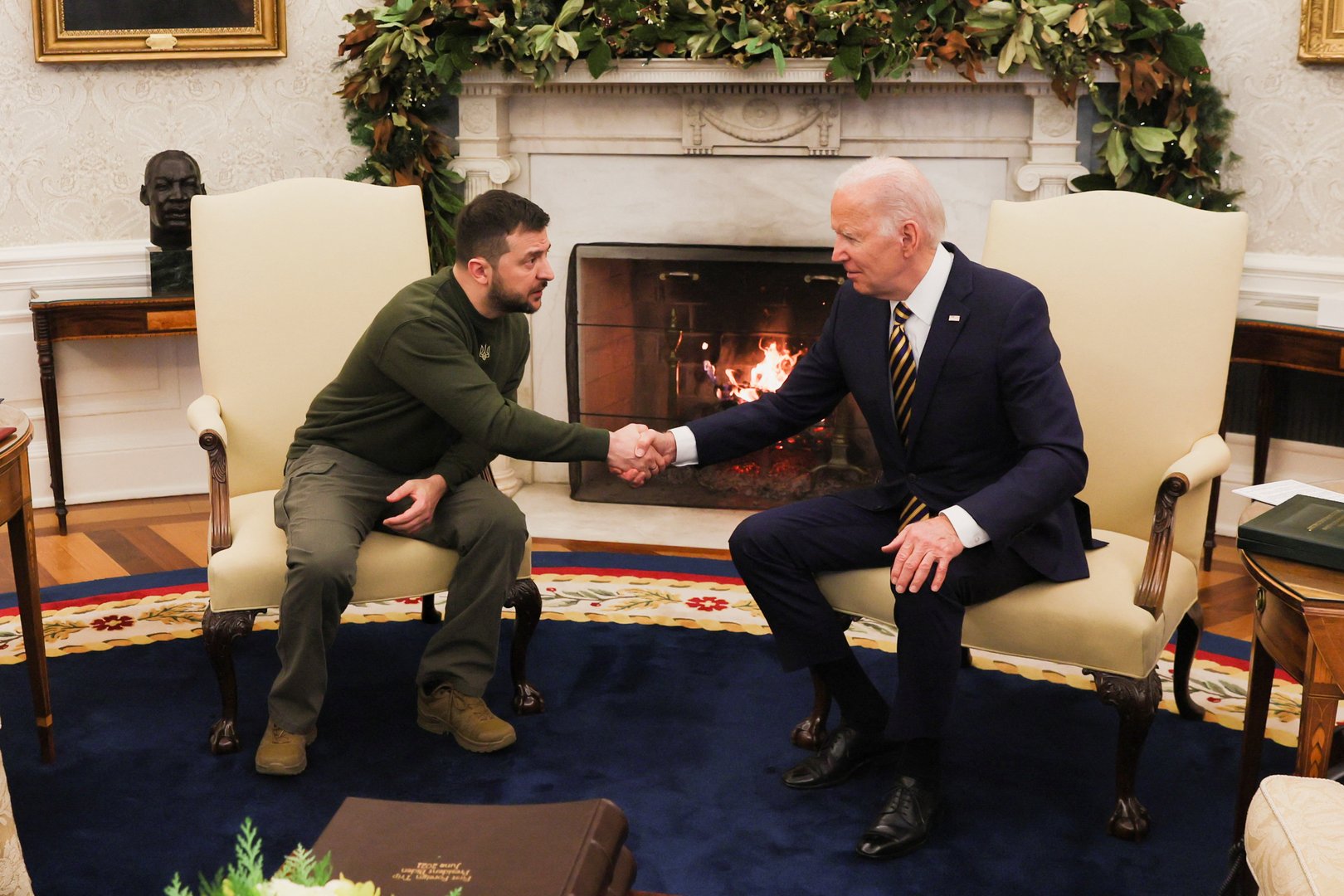 image Zelenskiy, in Washington, seeks major U.S. aid against Russia&#8217;s invasion