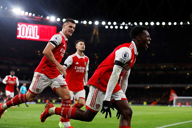 image Arsenal rally to beat West Ham as Wenger watches on