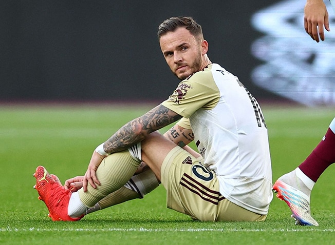 image Leicester&#8217;s Maddison out of Liverpool game with knee problem