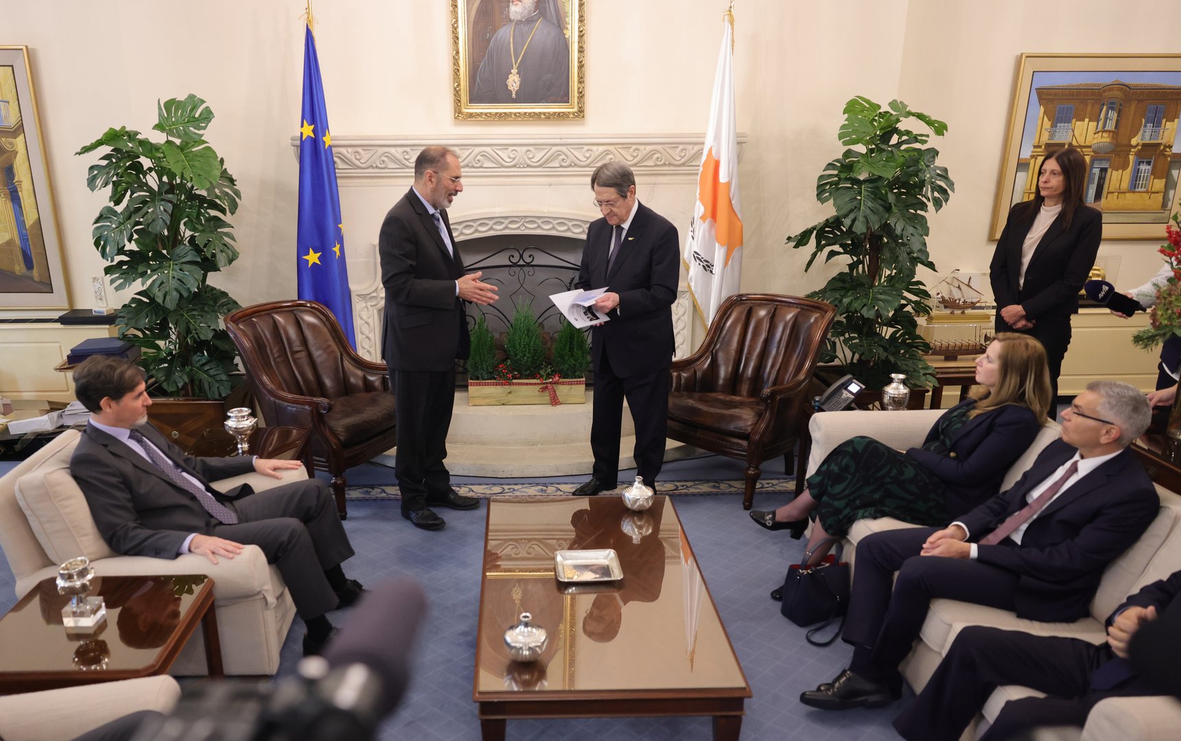 image Anastasiades receives annual report from the auditor-general