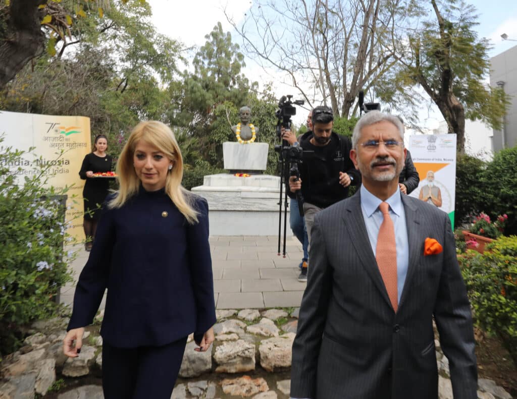 Προεδρεύουσα Δημοκρατίας Πρόεδρος