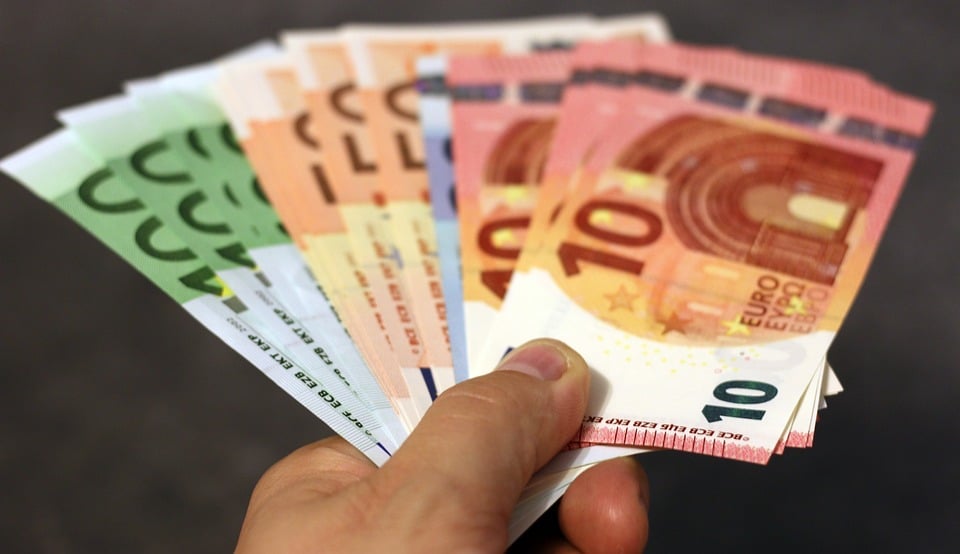 image Cypriots third in cash use among EU nations