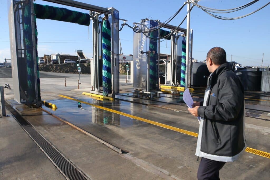 feature jon the buses are washed every day (christos theodorides)