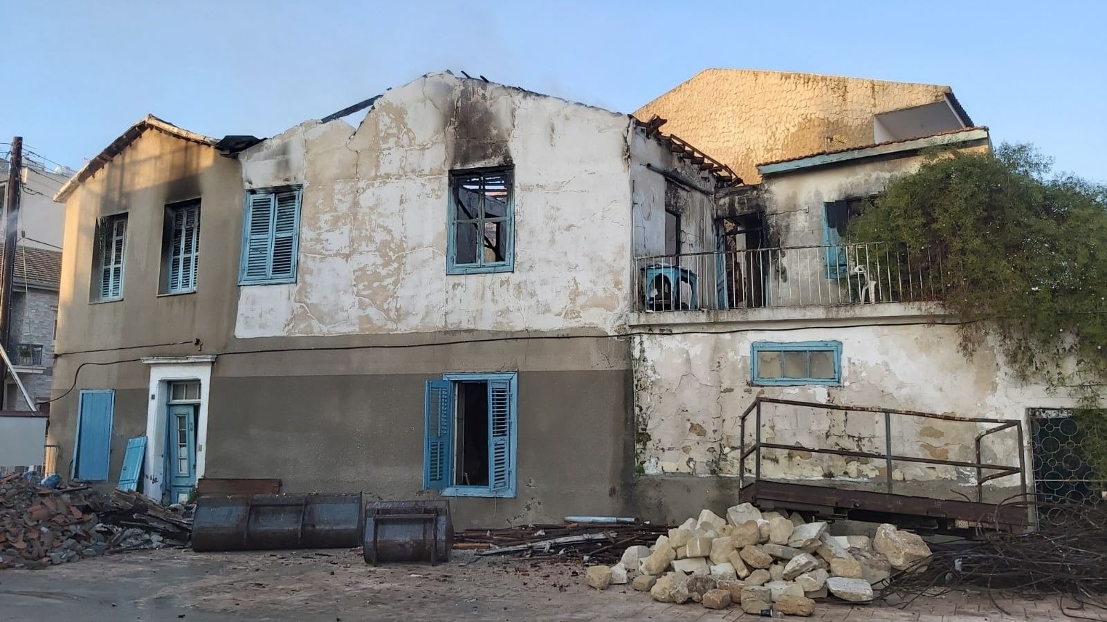 image House destroyed by fire was used by the homeless, fire service says