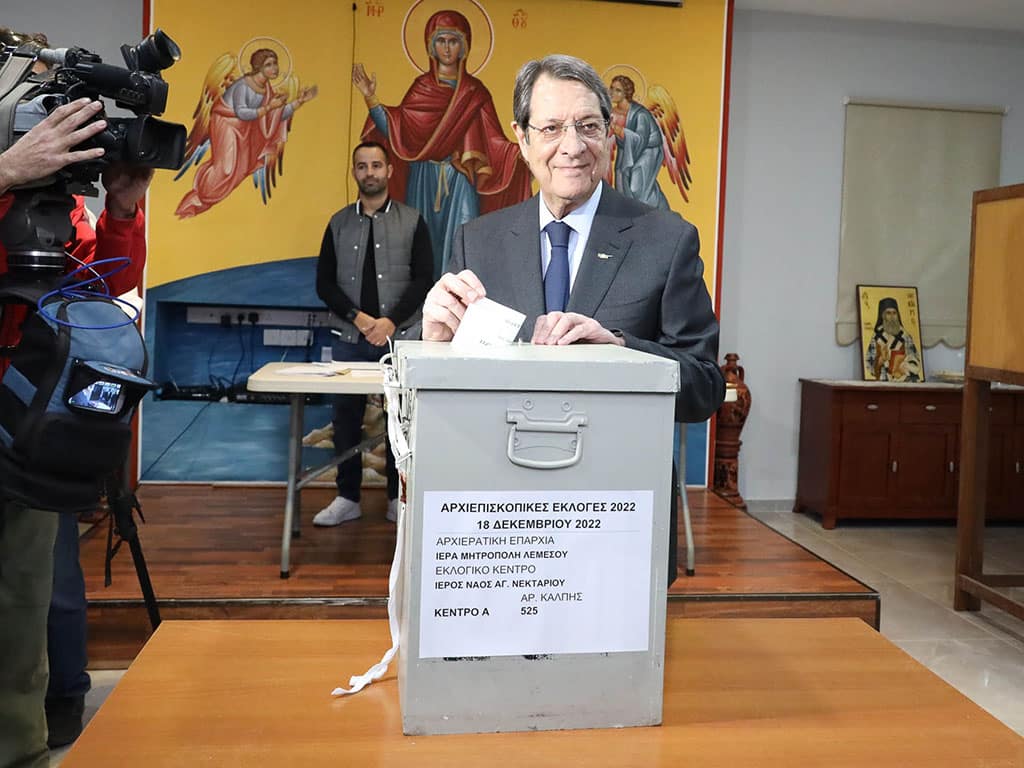 image Anastasiades ‘hopes best elected’ as vote for Archbishop gets underway (update 2, photos, video)
