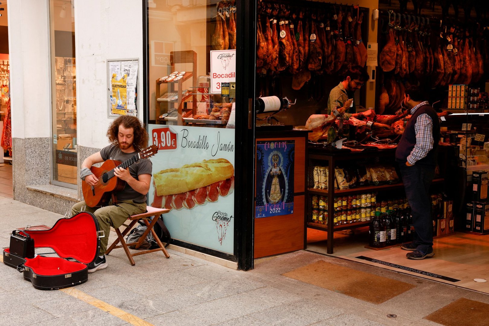 image Youth in Spain see jobs gain after years of instability