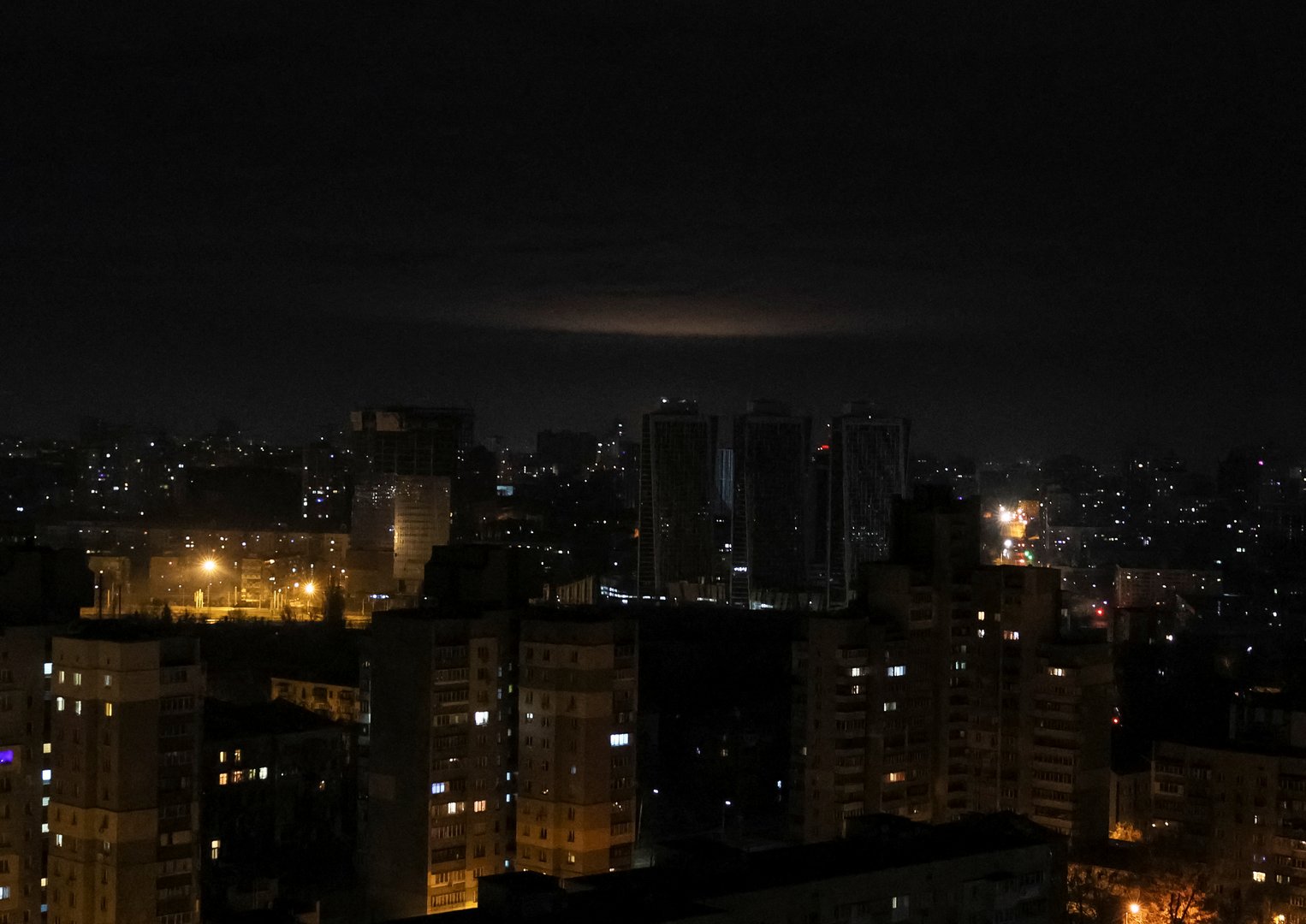 image Defiant Ukrainians cheer New Year as drones blasted from skies (Wrapup)