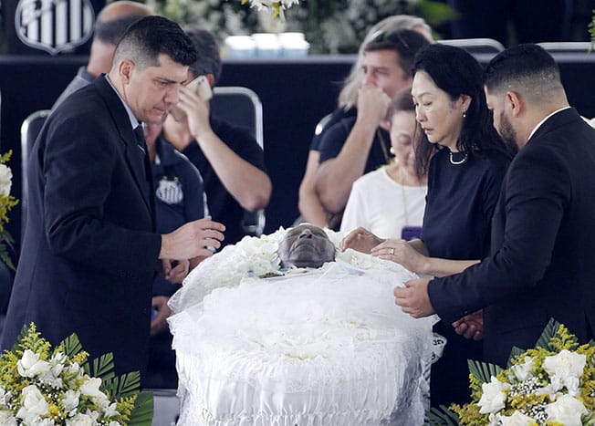 image Brazil bids farewell to &#8216;king of soccer&#8217; Pele with 24-hour wake