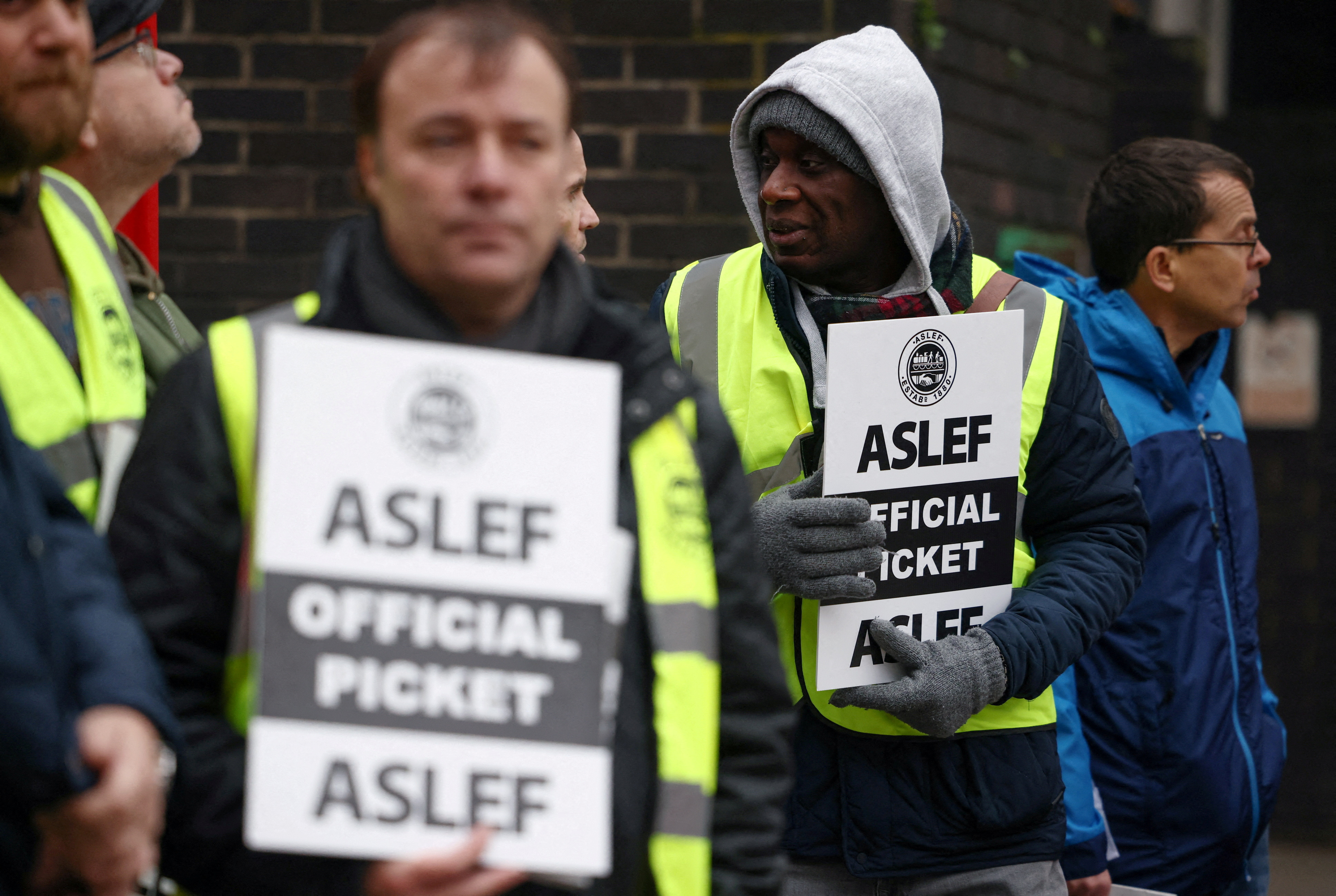 image UK train drivers to hold more strikes to clash with Conservative conference